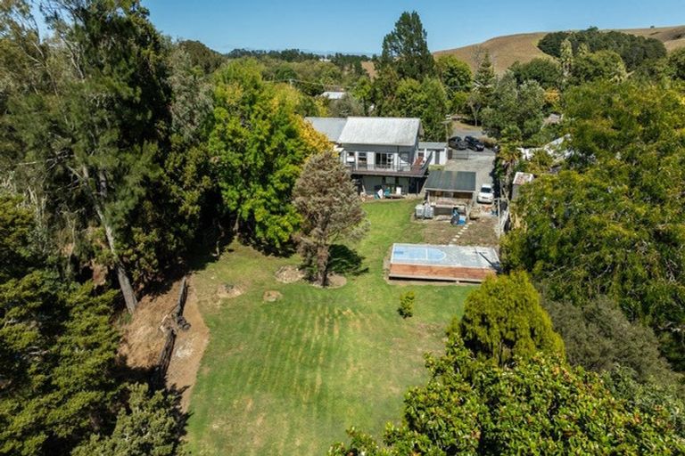 Photo of property in 24 Waikoukou Valley Road, Waimauku, 0812