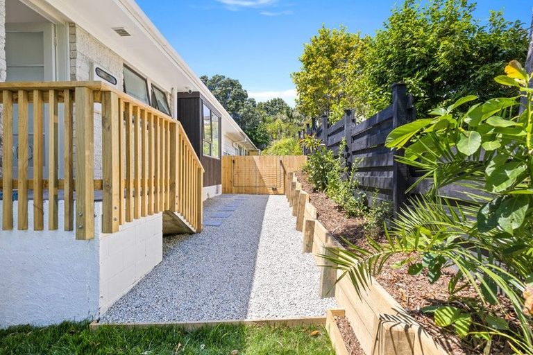 Photo of property in 1/92 Saddleback Rise, Murrays Bay, Auckland, 0630