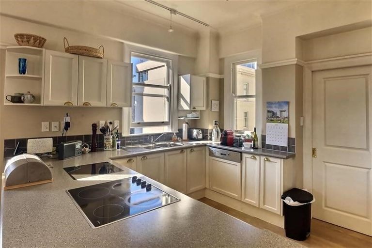 Photo of property in Westminster Court, 4h/5 Parliament Street, Auckland Central, Auckland, 1010