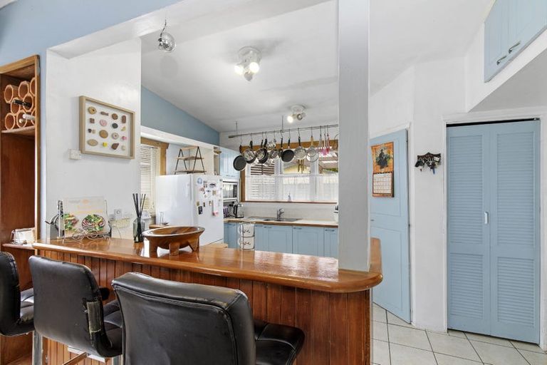 Photo of property in 5 Moana Grove, Waiwhetu, Lower Hutt, 5010