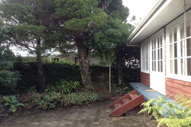 Photo of property in 8 Merchant Avenue, Te Atatu South, Auckland, 0610