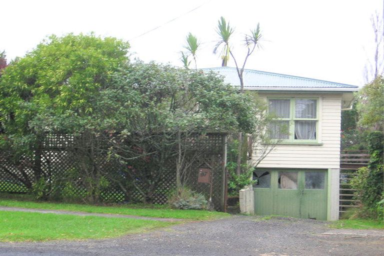 Photo of property in 67 Victory Road, Laingholm, Auckland, 0604