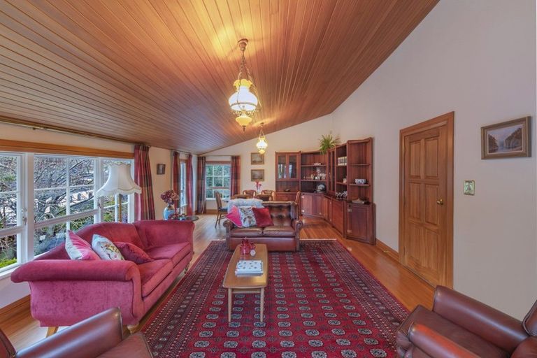 Photo of property in 1 Cashmere Avenue, Khandallah, Wellington, 6035