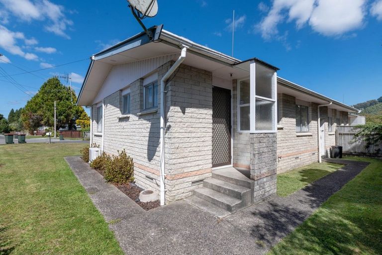 Photo of property in 8a Kouma Place, Fairy Springs, Rotorua, 3015