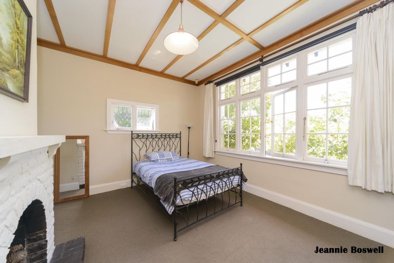Photo of property in 220 Victoria Avenue, Hokowhitu, Palmerston North, 4410
