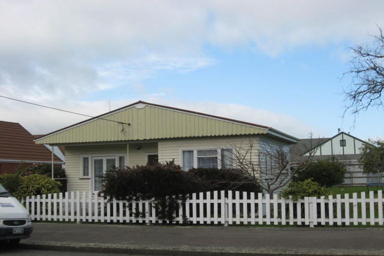 Photo of property in 25 York Street, Levin, 5510