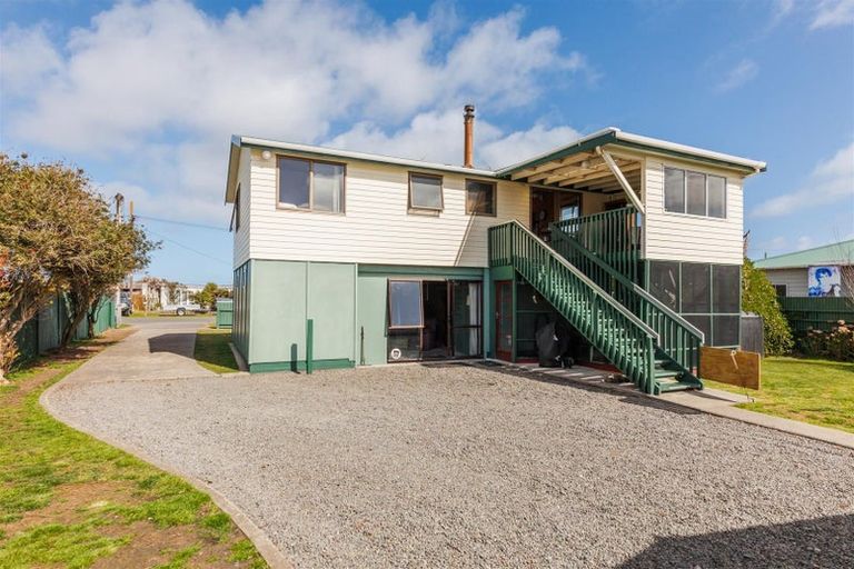 Photo of property in Build Inn, 1942 Parewanui Road, Parewanui, Bulls, 4894