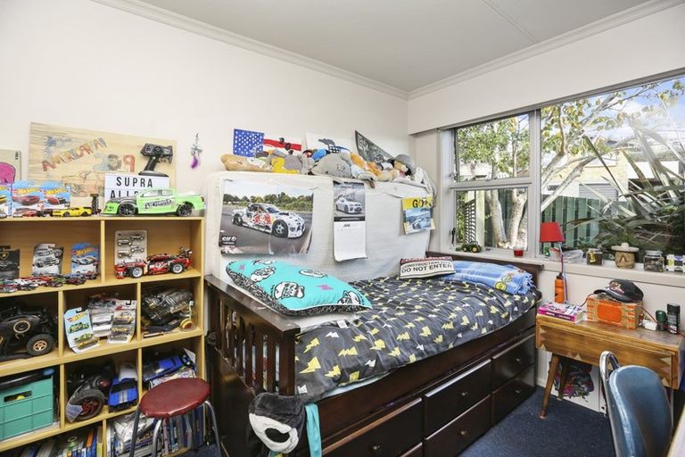 Photo of property in 1 Carlton Terrace, Westown, New Plymouth, 4310