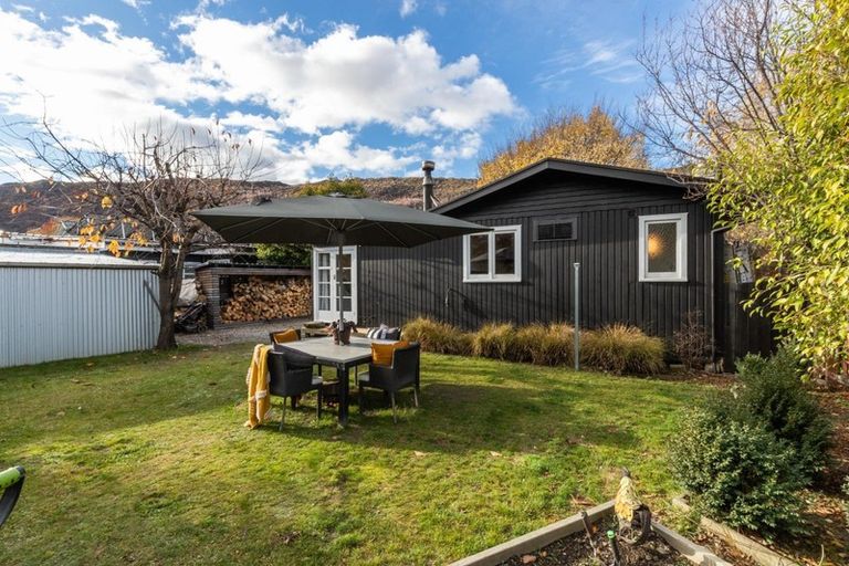 Photo of property in 38 Centennial Avenue, Arrowtown, 9302
