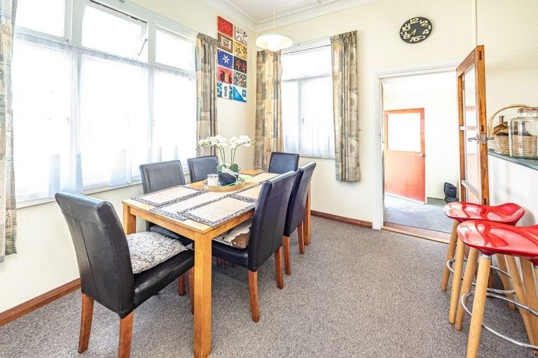 Photo of property in 1 Parkes Avenue, Saint Johns Hill, Whanganui, 4501