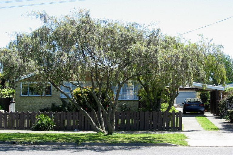 Photo of property in 28 Holdaway Street, Riversdale, Blenheim, 7201