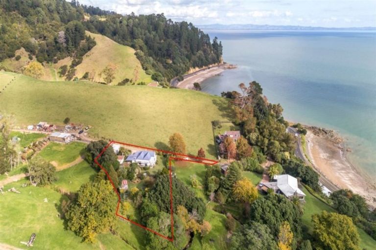 Photo of property in 150 Thames Coast Sh25 Road, Whakatete Bay, Thames, 3575