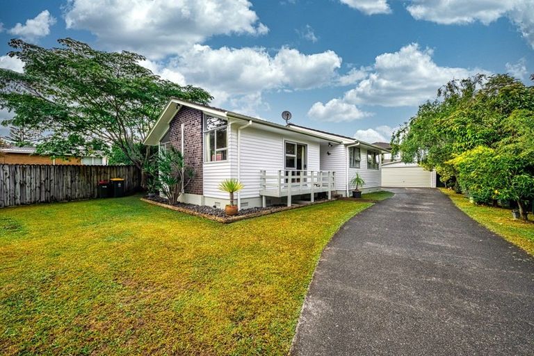 Photo of property in 4 Tangelo Place, Bucklands Beach, Auckland, 2012