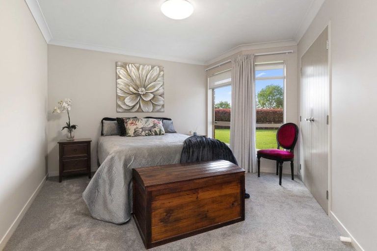 Photo of property in 21 Old Barn Road, Opaheke, Papakura, 2584