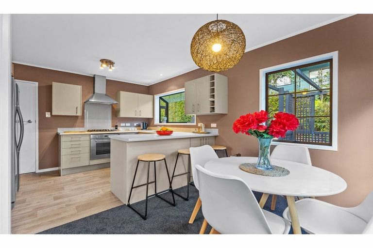 Photo of property in 61 Pemberton Avenue, Bayview, Auckland, 0629