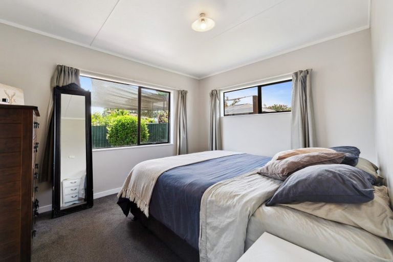 Photo of property in 20a Tahurangi Place, Spotswood, New Plymouth, 4310