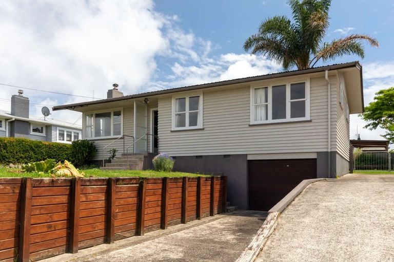 Photo of property in 64 Kingswood Road, Brookfield, Tauranga, 3110
