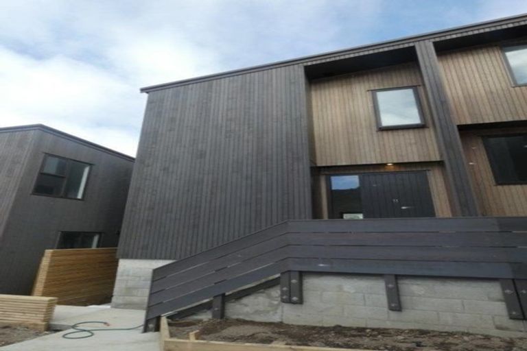 Photo of property in 11/20 Trent Street, Island Bay, Wellington, 6023