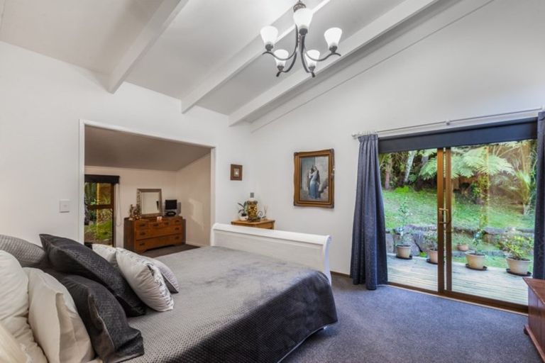 Photo of property in 215 Shaw Road, Titirangi, Auckland, 0604