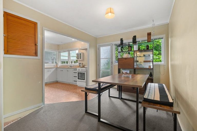 Photo of property in 137 Hutchinsons Road, Bucklands Beach, Auckland, 2014