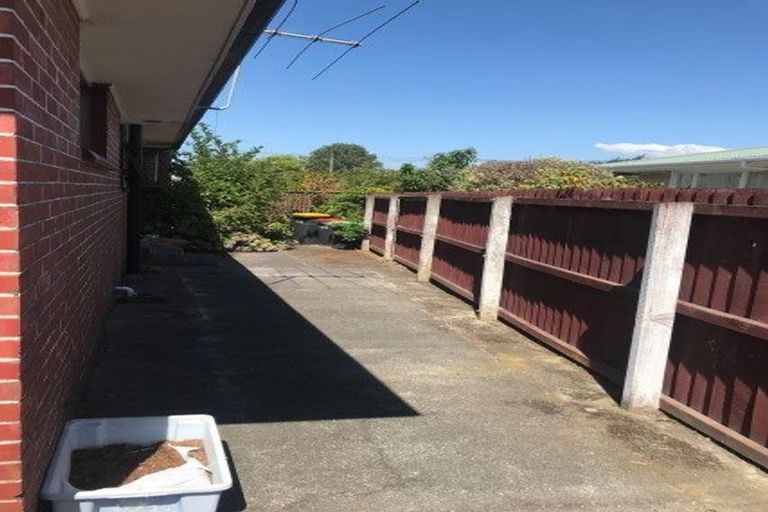 Photo of property in 8 Dalton Place, Burnside, Christchurch, 8053