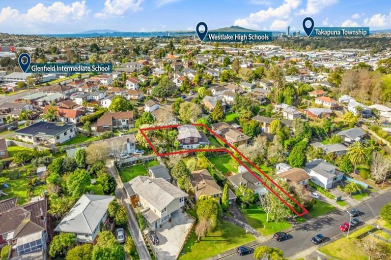Photo of property in 35 Ramillies Place, Glenfield, Auckland, 0629