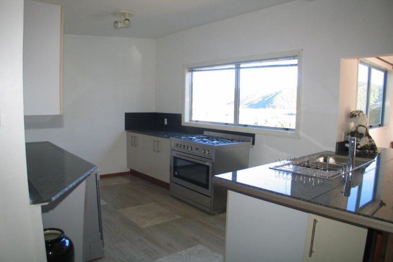 Photo of property in 13 Arthur Crescent, Waikawa, Picton, 7220