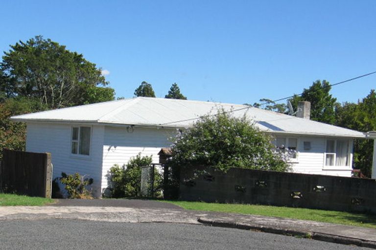 Photo of property in 16 Kiernan Place, Kelston, Auckland, 0602