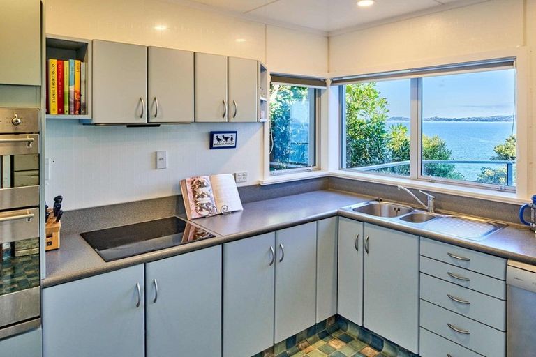 Photo of property in 125b Marine Drive, Sorrento Bay, Lower Hutt, 5013