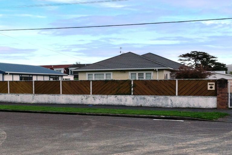 Photo of property in 10 Melrose Street, Wallaceville, Upper Hutt, 5018