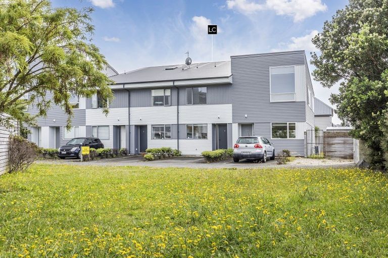 Photo of property in 9/2 Stone Street, Miramar, Wellington, 6022