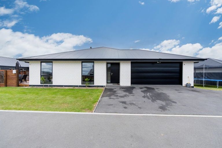 Photo of property in 6 Silverview Place, Mosgiel, 9024