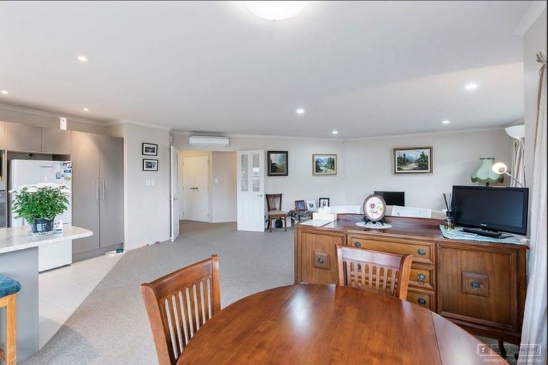 Photo of property in 166a Winchester Street, Levin, 5510
