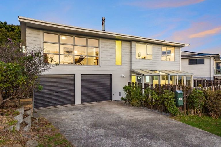 Photo of property in 6 Tregear Place, Camborne, Porirua, 5026