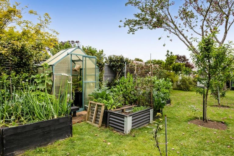 Photo of property in 6 Galt Street, Hawera, 4610