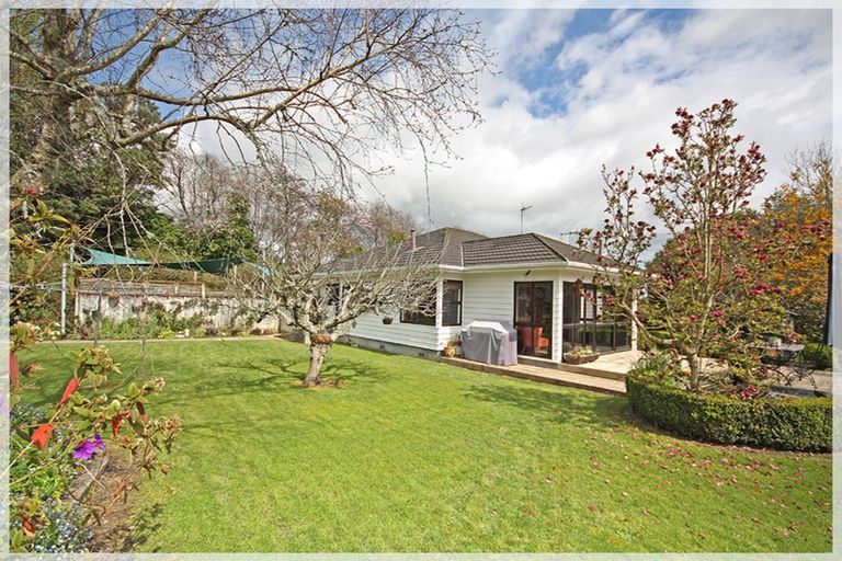 Photo of property in 214 Kawiu Road, Levin, 5510