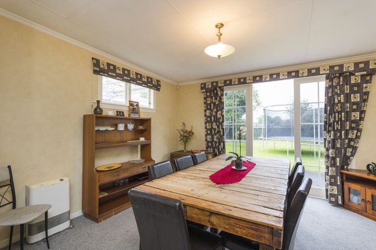 Photo of property in 38 Shamrock Street, Takaro, Palmerston North, 4412