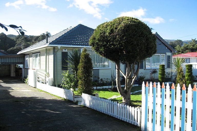 Photo of property in 8 Hyde Street, Wainuiomata, Lower Hutt, 5014