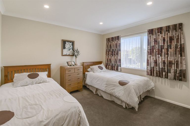 Photo of property in 22 Glencairn Place, Buckland, Pukekohe, 2677