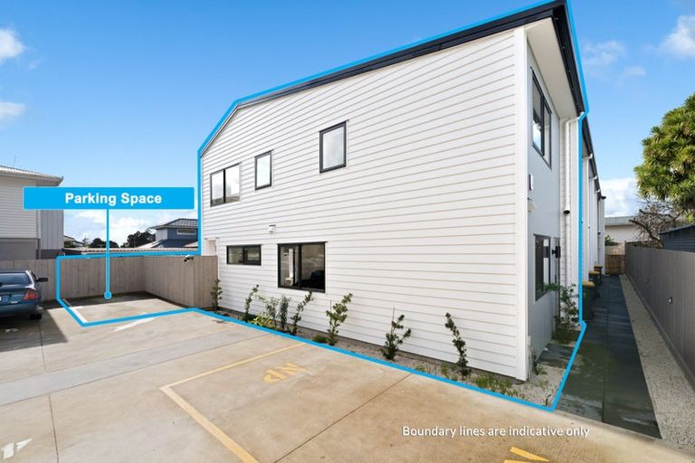 Photo of property in 2/10 Alan Avenue, Henderson, Auckland, 0610