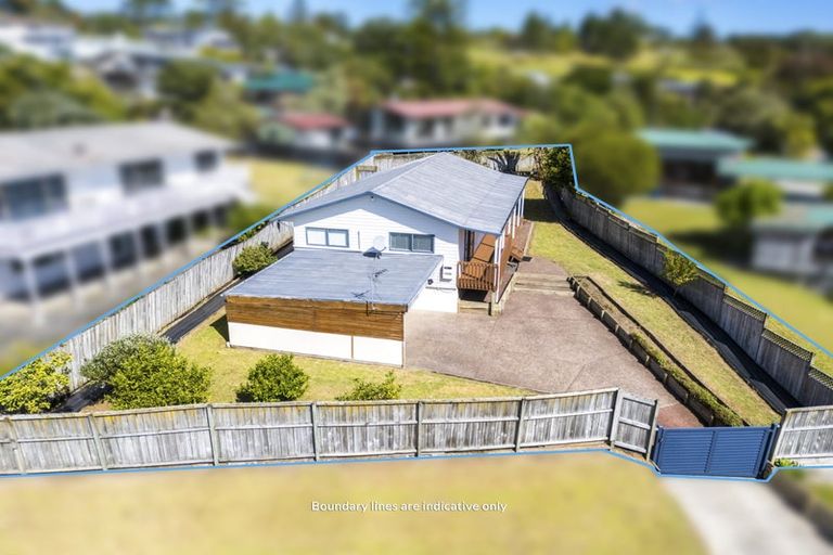 Photo of property in 5 Parrs Cross Road, Henderson, Auckland, 0612