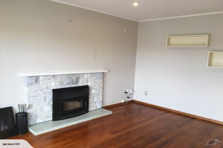 Photo of property in 15 Wylie Avenue, Sunnynook, Auckland, 0620