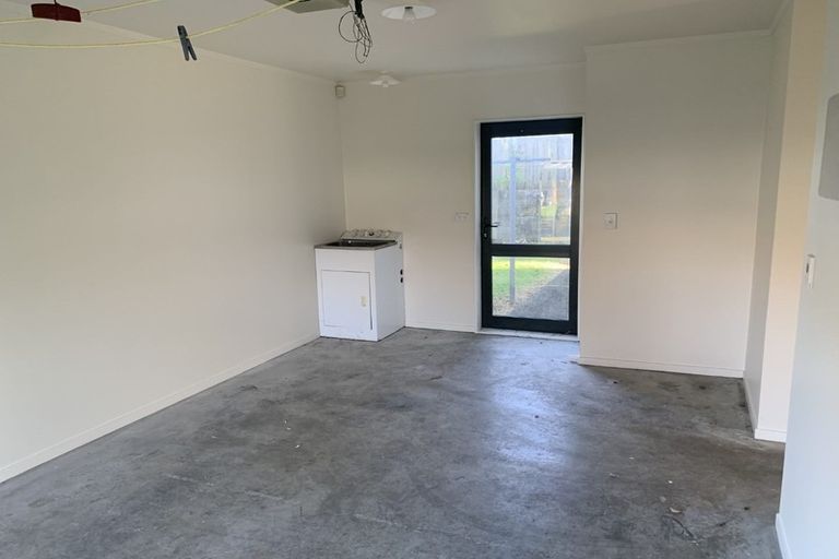 Photo of property in 21 Ashmere Lane, Weymouth, Auckland, 2103