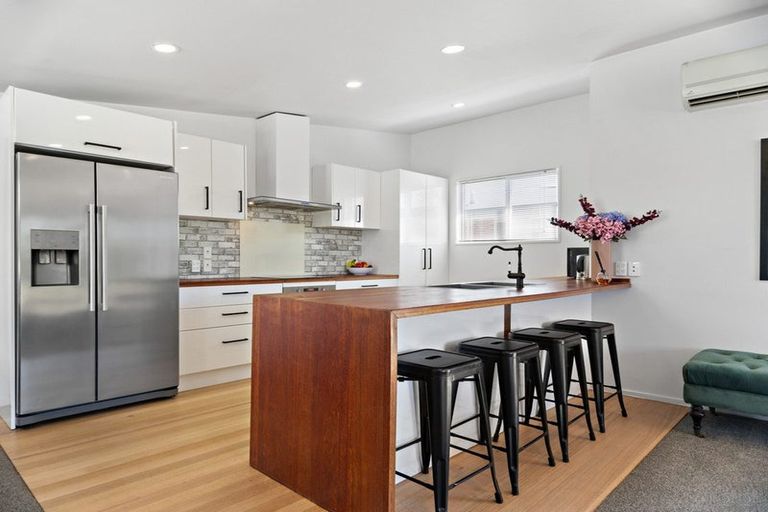 Photo of property in 43 Estuary Road, New Brighton, Christchurch, 8061