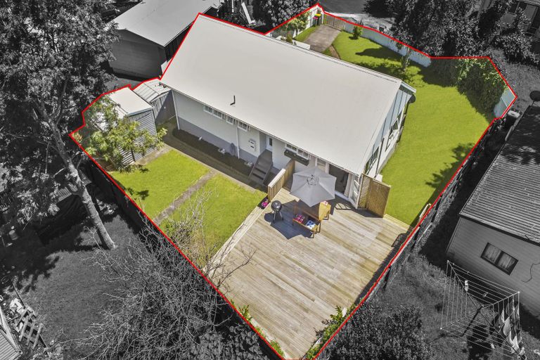 Photo of property in 10 Rako Place, Manurewa, Auckland, 2102