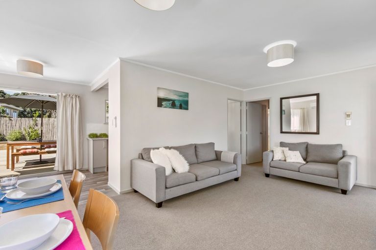 Photo of property in 10 Rako Place, Manurewa, Auckland, 2102