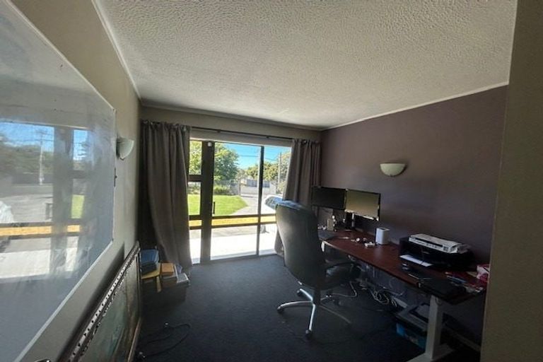 Photo of property in 2 Domain Road, Waipawa, 4210