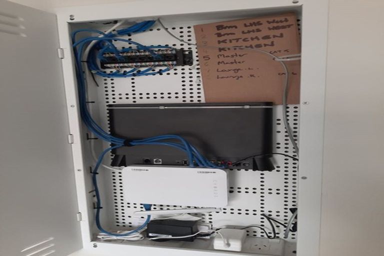 Photo of property in 3 Chesterfield Way, Orewa, 0931