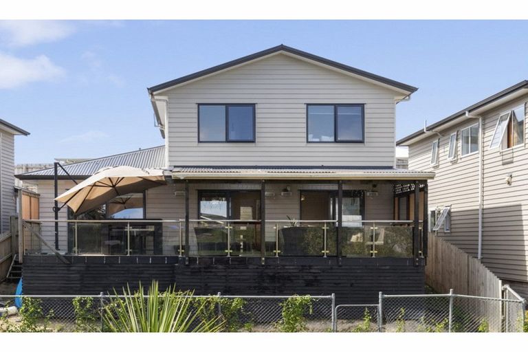 Photo of property in 22a Sabulite Road, Kelston, Auckland, 0602