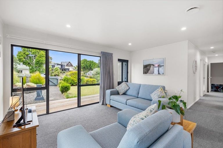 Photo of property in 1/6 Knott Road, Stanmore Bay, Whangaparaoa, 0932